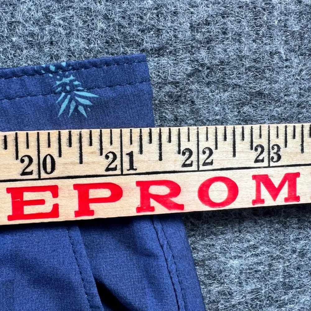 Micros Mens Navy Blue Pineapple Checkerboard Board Shorts Hybrid Size 40